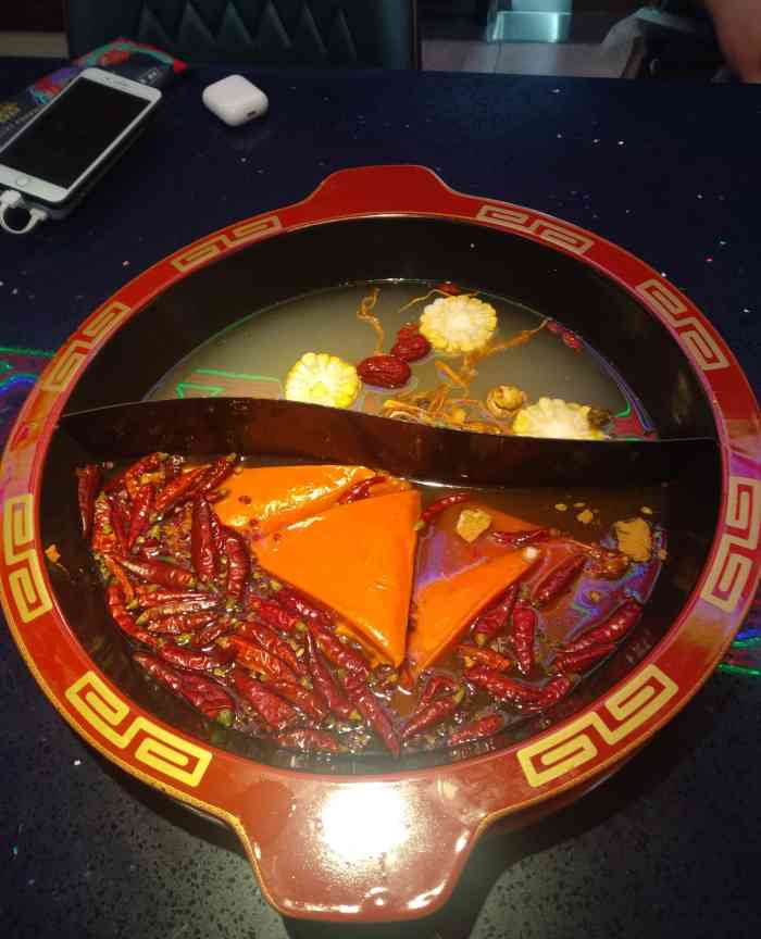 红花喜凤时尚火锅(大连首店)-"这个火锅爱了爱了,新开的网红店,值得