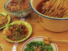 -拈签一笑黄牛肉辣卤串串