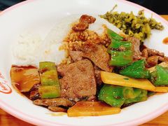 酱爆猪肝盖浇饭-老盛兴·上海小笼汤包馆(武夷店)