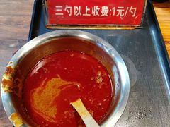 -亮亮面馆(经六路店)
