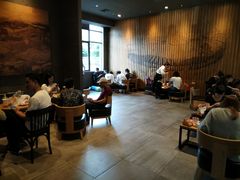 大堂-星巴克臻选(舟山凯虹广场店)