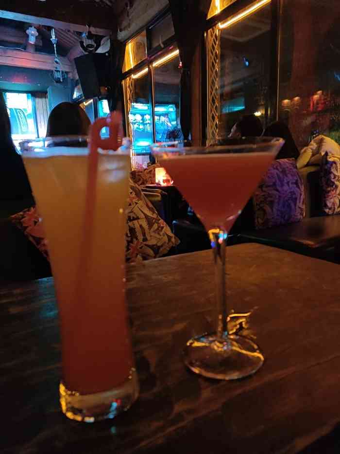 烈火凤凰-"女孩子唱歌非常好听 就是被她吸引进来的."-大众点评移动版