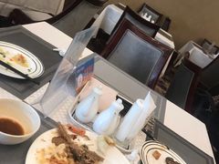 -凤冠假日酒店自助餐