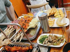 -哈尔滨小酒馆·鲜肉现穿自助烧烤(康新花园店)