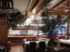 -八府香鸭·啫啫煲(华山路店)