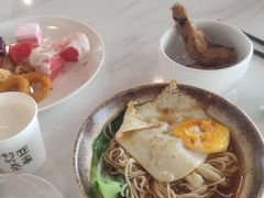 -苏州工业园区奥特莱斯亚朵酒店