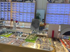-天空之镜眼镜店蔡司依视路配镜授权零售店(望京颐堤港店)