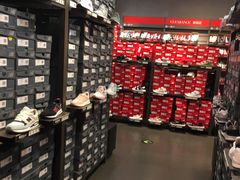 -New Balance(王府井奥莱·香江小镇店)