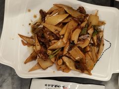 -蔼若春.传承三十年云南菜(金碧公园店)