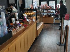 面包甜点陈列柜-星巴克(天津工华道智慧山店)