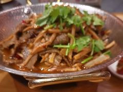 -帅巴人舅母子腊蹄民俗村