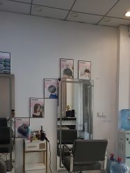 -慕艺造型烫发染发