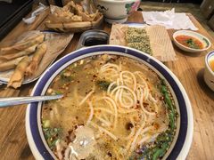 -云阿蛮云南生烫牛肉米线(奉贤路店)