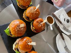 -三勾JJJ Burger&Coffee(梅溪湖店)