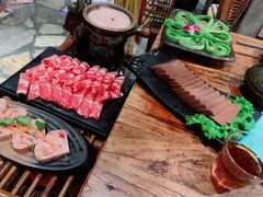 -老牌坊云南鱼豆花火锅(爱建店)
