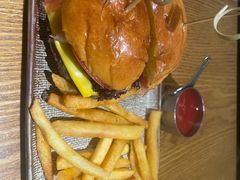 简单点牛肉汉堡-Two Birds One Stone·一石二鸟(诚品生活店)