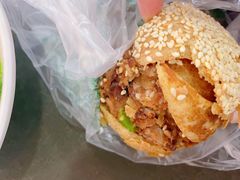 牛肉烧饼-聚德华天护国寺小吃(甜水园店)