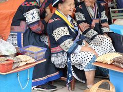 -高荡千年布依古寨旅游景区