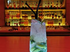 -饮湖威士忌鸡尾酒吧