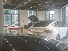 -TESLA 特斯拉(上海太古汇体验店)