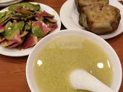 拌萝卜皮-宝瑞门钉肉饼店