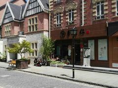 -钟书阁(松江泰晤士小镇店)