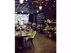 -钟书阁(松江泰晤士小镇店)