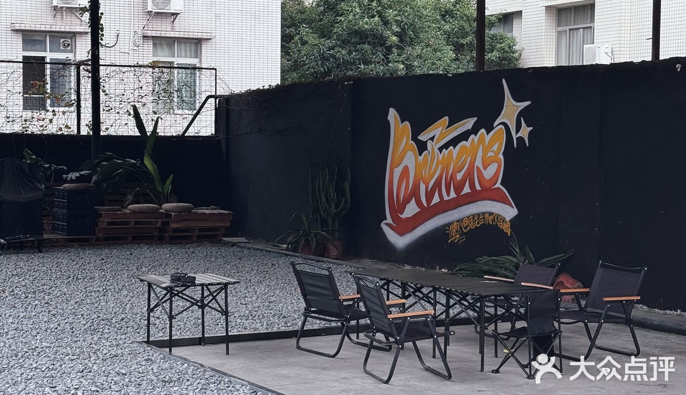 真的好喜欢空间大的咖啡店 不拥挤就来佛山吧