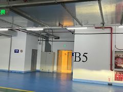 -新世界新丸中心-地下停车场