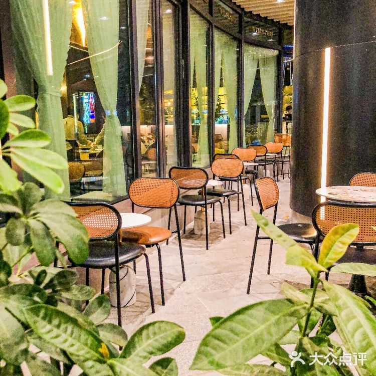 浪漫的魔女主厨西餐厅，新年约会的首选地‼️