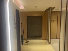 -安东易迷你仓自助寄存仓库(淞虹路店)