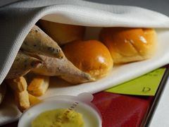 -弦月窗LUNETTE BY AMANDA(复兴路店)