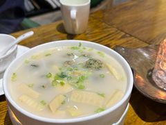 春笋荠菜丸子-HOME餐厅粤菜 融合菜