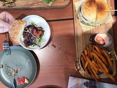 双蛋指椒牛肉汉堡-魏斯理汉堡(西安沣东吾悦店)