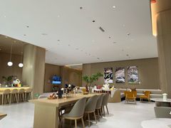 -王府井百货熙地港店