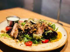 照烧鸡肉配牛油果拉法沙拉-HELLO 27 意面·沙拉·帕尼尼