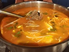 带皮牛肉酸汤火锅-泉味道贵州厨房(三里河店)