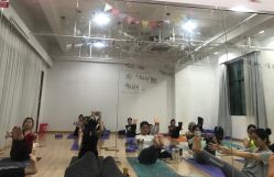 -亚太瑜伽普拉提学院