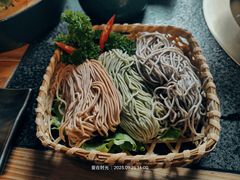 -湊湊火锅·茶憩(南京东路悦荟店)