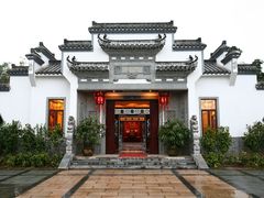 -金孔雀温泉旅游度假村