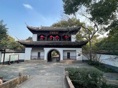 -汇龙潭