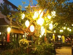 -Lam Vien Restaurant