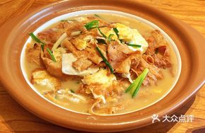 Tofu Skin Stewed with Fried Eggs