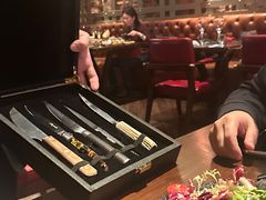 -恰餐厅及酒吧 CHAR Bar & Grill (北京丽都皇冠假日店)