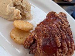 德式脆烤猪膝配酸菜土豆泥-巴伐利亚啤酒坊(意式风情街店)