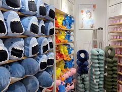 -名创优品(海珠乐峰广场店)