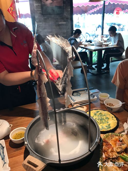小凤厨顺德鱼坊·经典千层鱼(祈福店)千层鱼锅图片