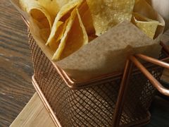玉米片配番茄莎莎-See Ya回见墨西哥餐厅