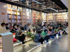 -新华书店(泉城路店)