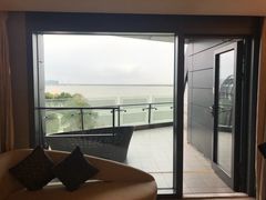 -上海滴水湖皇冠假日酒店